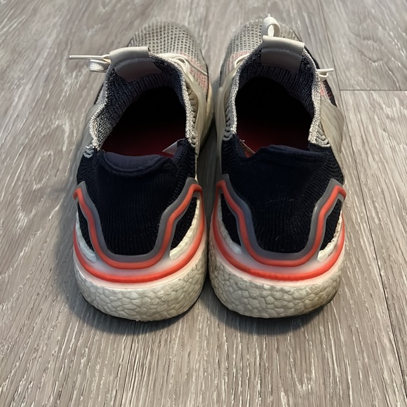 Adidas Boost - Picture 2 of 4